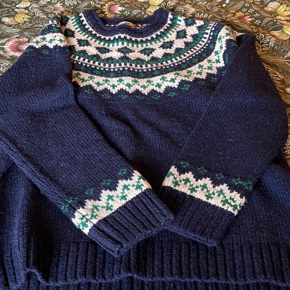 L.L. Bean Navy Blue Sweater with Green and White Patterns 100%lambswool